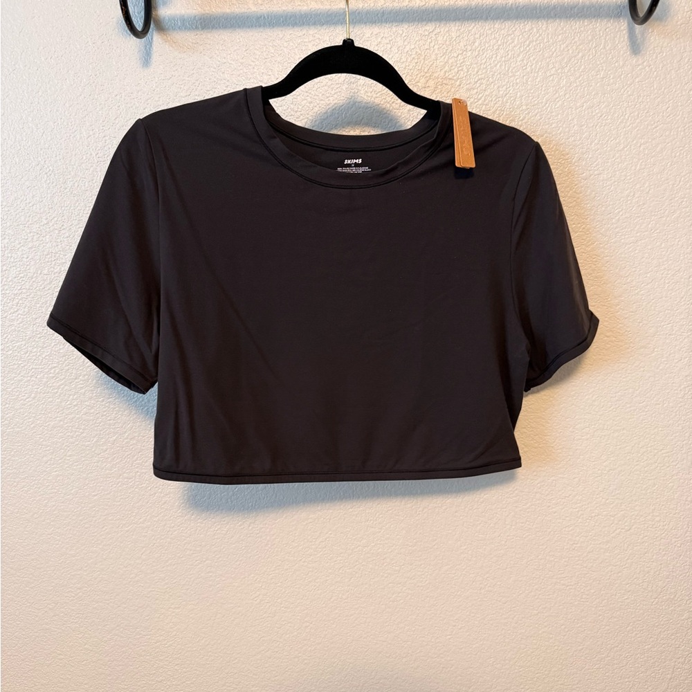 SKIMS Soft Onyx Crop Top NWT